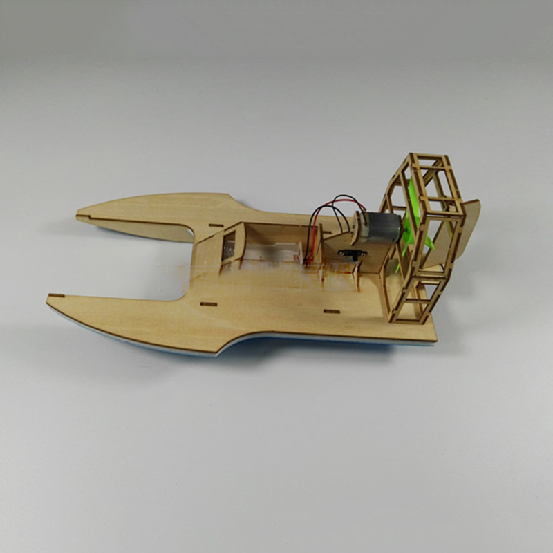 Flying Fish Assembled Electric - Model Kit Yacht 评论和价格